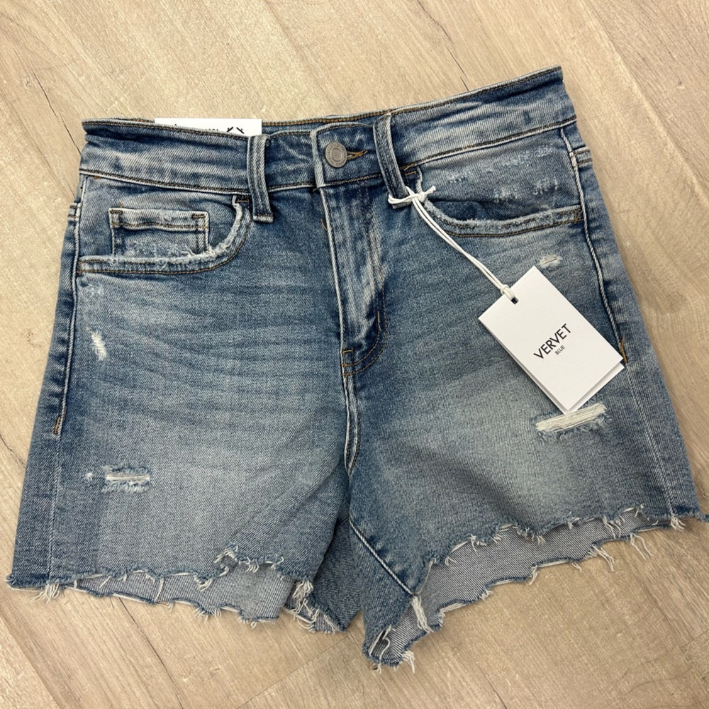 Brand new vervet shorts stretch very comfy